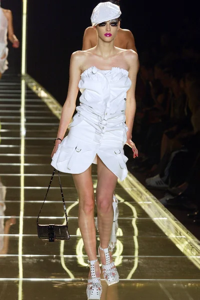 Look 12